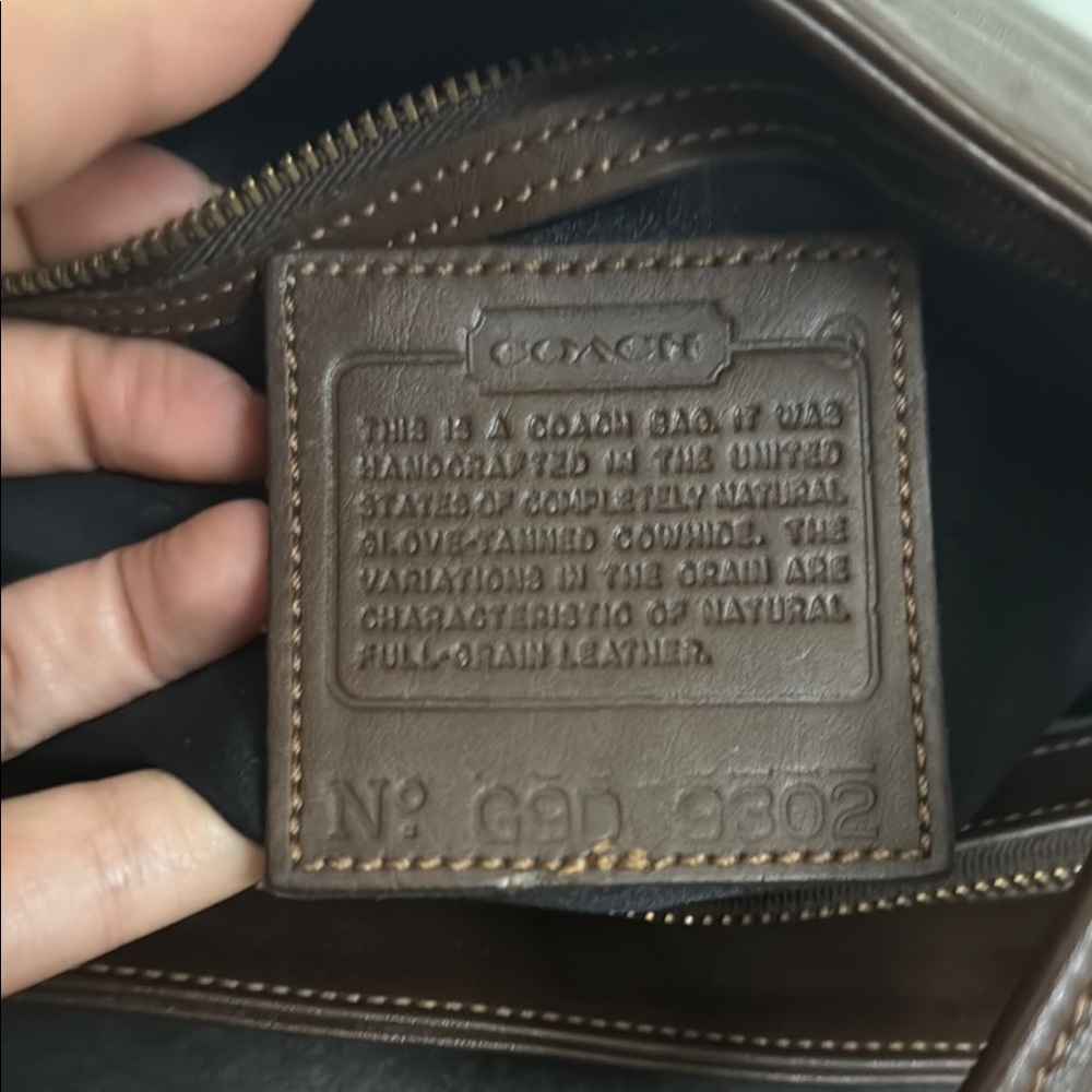 Vintage Coach Brown Leather Tote Bag with Sturdy Design - Picture 9 of 15